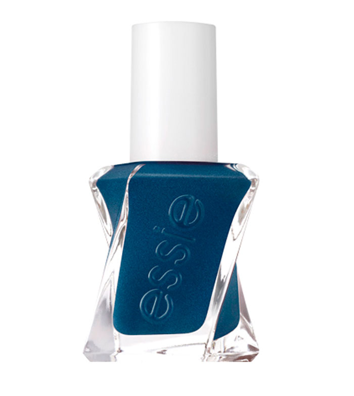 essie-gel-couture-surrounded